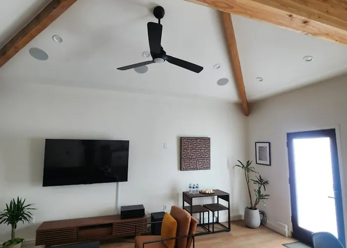 Ladera Retreat Near Sofi Stadium, Lax, Beach